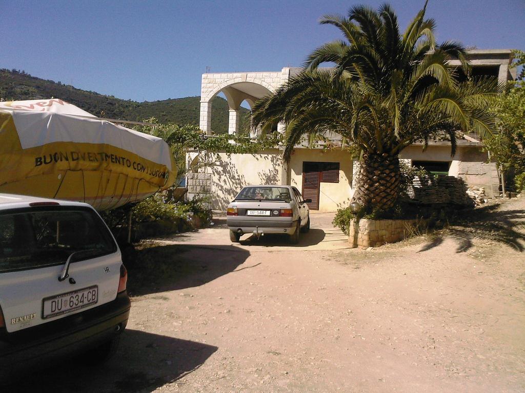 Apartmans And Rooms Dunjini Dvori Korcula Town Exterior photo