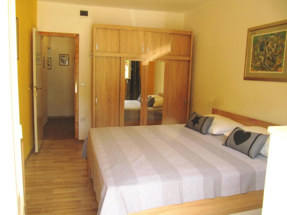 Apartmans And Rooms Dunjini Dvori Korcula Town Exterior photo